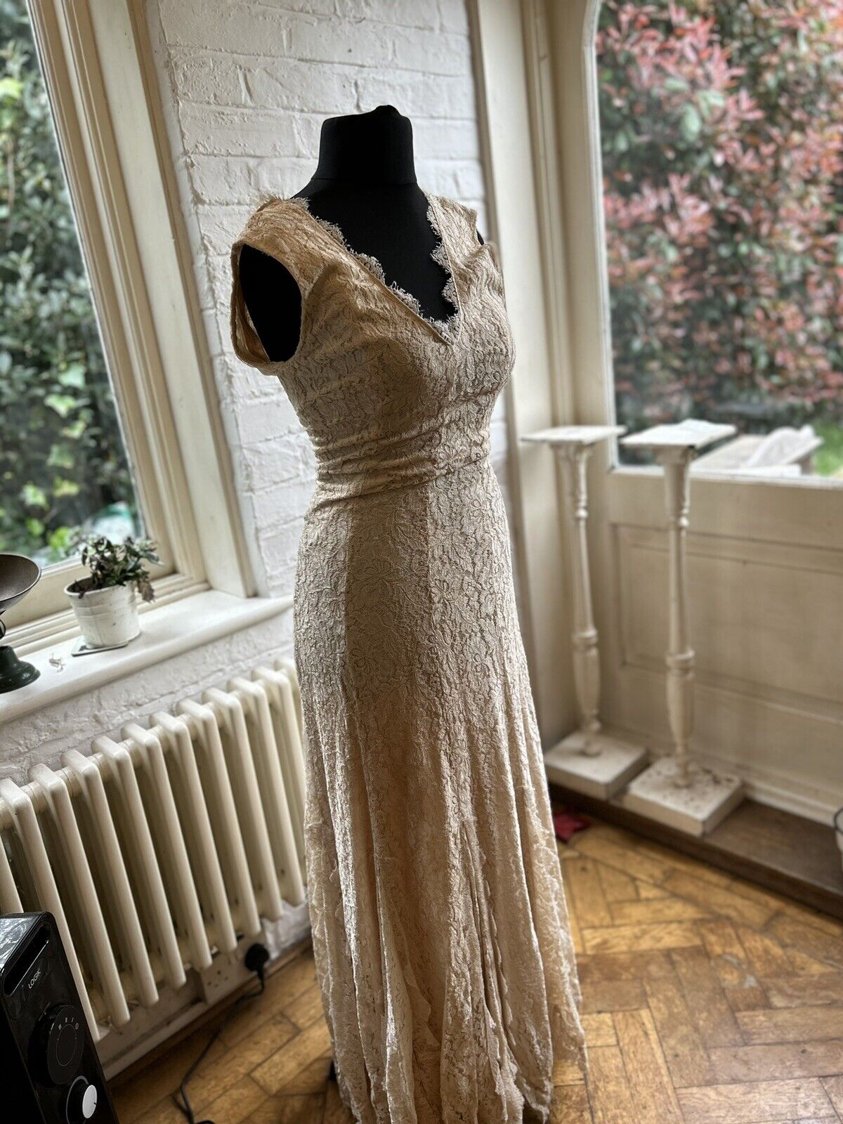 Vintage 1960s Frank Usher Ivory Lace Full Length Dress Size 8