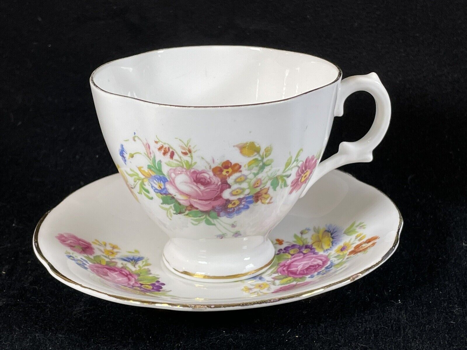 VTG Royal Stuart (Fine Bone China) Footed Tea Cup/Saucer Pink Rose Floral