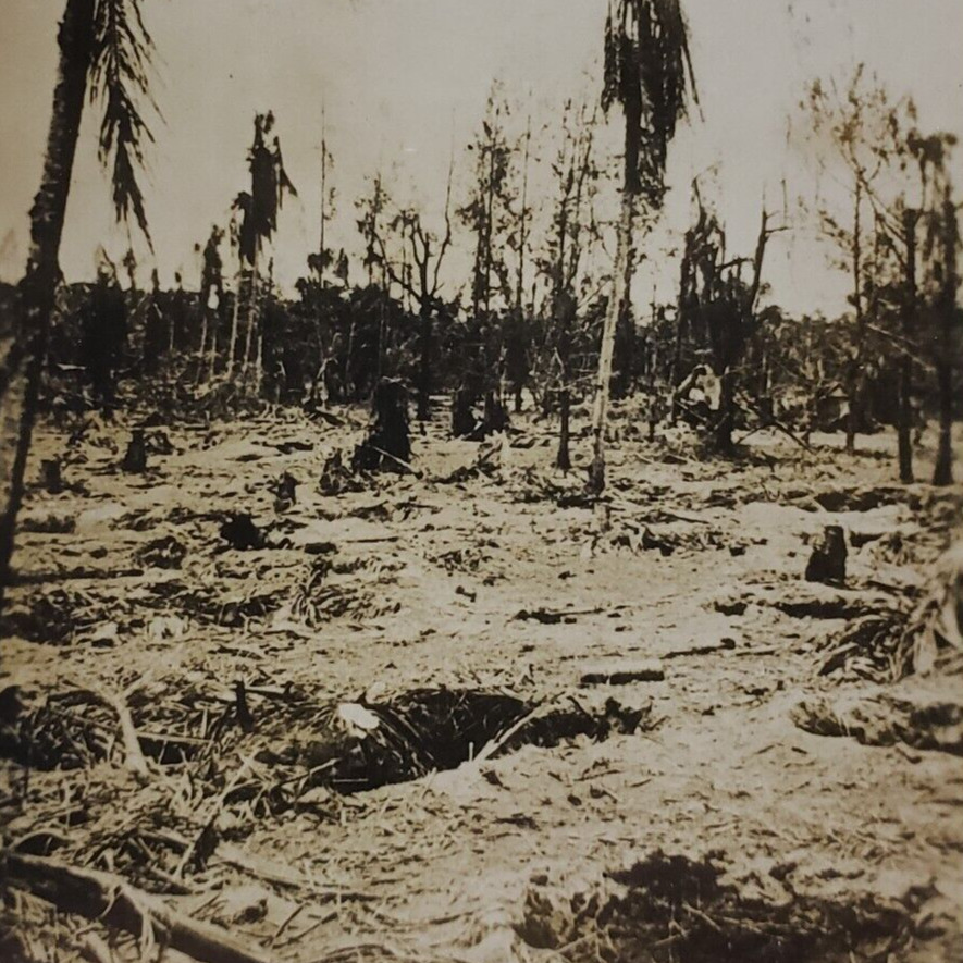 Battlefield Guadalcanal WW2 1942 Photo Vintage Snapshot Campaign Watchtower D366