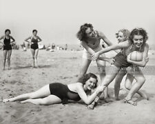 Vintage 1939 Photo *FOUR KING SISTERS* Beautiful Girls Playing Ball on the Beach picture