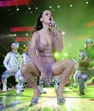 KATY PERRY - SEXY SQUAT  picture