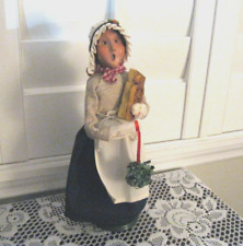 BYERS CHOICE , COLONIAL WOMAN, w/MISTLETOE, BAKING supplies, 2024,Historical COL picture