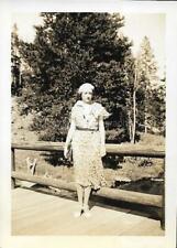 Small Found Photograph bw 30'S 40'S WOMAN Original VINTAGE JD 110 2 Z2 picture
