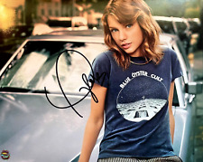 TAYLOR SWIFT Hand-Signed 8x10