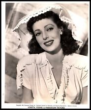 Hollywood Beauty LORETTA YOUNG 1943 WHITEY SCHAFER STYLISH PORTRAIT Photo 526 picture