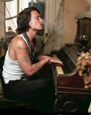 johnny depp  Sexy Babe  Celebrity Exclusive 8.5 x 11 Photo 29766 picture