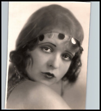 Hollywood Beauty CLARA BOW STUNNING PORTRAIT 1925 STYLISH POSE ORIG Photo 668 picture