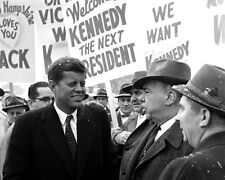 SEN. JOHN KENNEDY CAMPAIGNS IN NASHUA, N.H. JANUARY, 1960 - 8X10 PHOTO (AA-135) picture