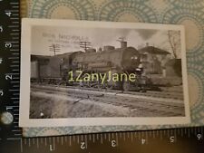 A254 VINTAGE TRAIN ENGINE PHOTO Railroad ENGINE 262, ENGINEER IN WINDOW picture