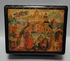 Vtg Russian Hand-Painted Lacquer Gold Border Trinket Box Signed picture