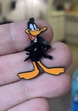 Daffy Duck Looney Tunes enamel pin retro cartoon WB hat lapel Bag Tv Warner 90s picture