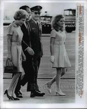 1968 Press Photo Pres.-elect Nixon w/ his family arrived at Homestead AFB picture