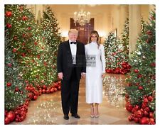 PRESIDENT DONALD TRUMP & MELANIA 2018 CHRISTMAS PORTRAIT 8X10 PHOTO picture