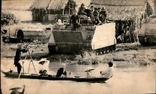 LG51 1965 Wire Photo A SAMPAN CARRYING VIETNAMESE PEASANTS & VIETNAM WAR TROOPS picture