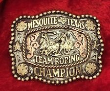 MESQUITE PRO RODEO TEAM ROPING CHAMPION TROPHY BUCKLE☆TEXAS☆RARE #779 picture