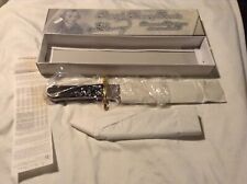 VINTAGE PATRICK HENRY BOWIE KNIFE W/ SHEATH NEW IN BOX LIBERTY OR DEATH RR225 picture