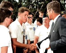 PRESIDENT JOHN F. KENNEDY GREETS BILL CLINTON AGE 16 IN 1963 8X10 PHOTO (EP-875) picture