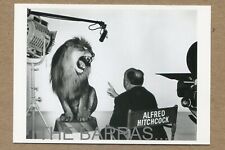 ALFRED HITCHCOCK, MGM LION, 1958 Photo Clarence Sinclair Bull FOTOFOLIO POSTCARD picture