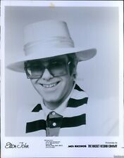 1977 Elton John Mca Records Singer Pianist Songwriter Musician 8X10 Press Photo picture