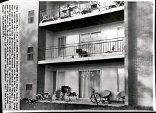 LG51 1965 AP Wire Photo APARTMENT WHERE 4 CHILDREN FOUND LAUREL MARYLAND CRIME picture
