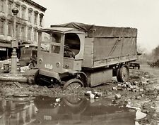 1921 RAILWAY EXPRESS TRUCK Stuck in Mud PHOTO (224-M) picture