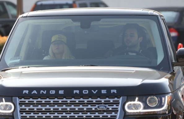 Christina-Aguilera-Range-Rover