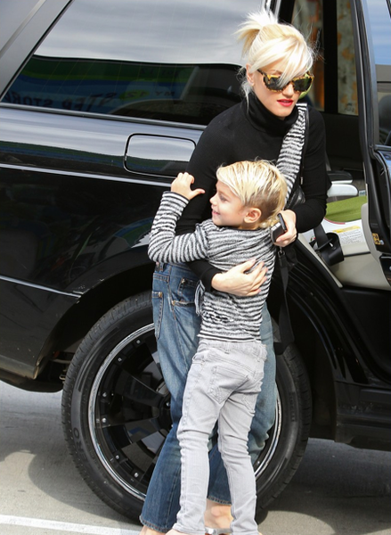 Gwen Stefani Does Mommy Dates in a Range Rover