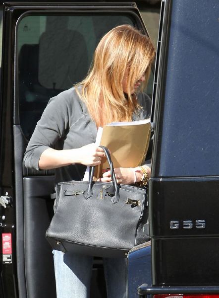 Hilary Duff visits the dentist in her Mercedes-Benz G55