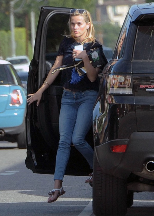 Reese Witherspoon Range Rover