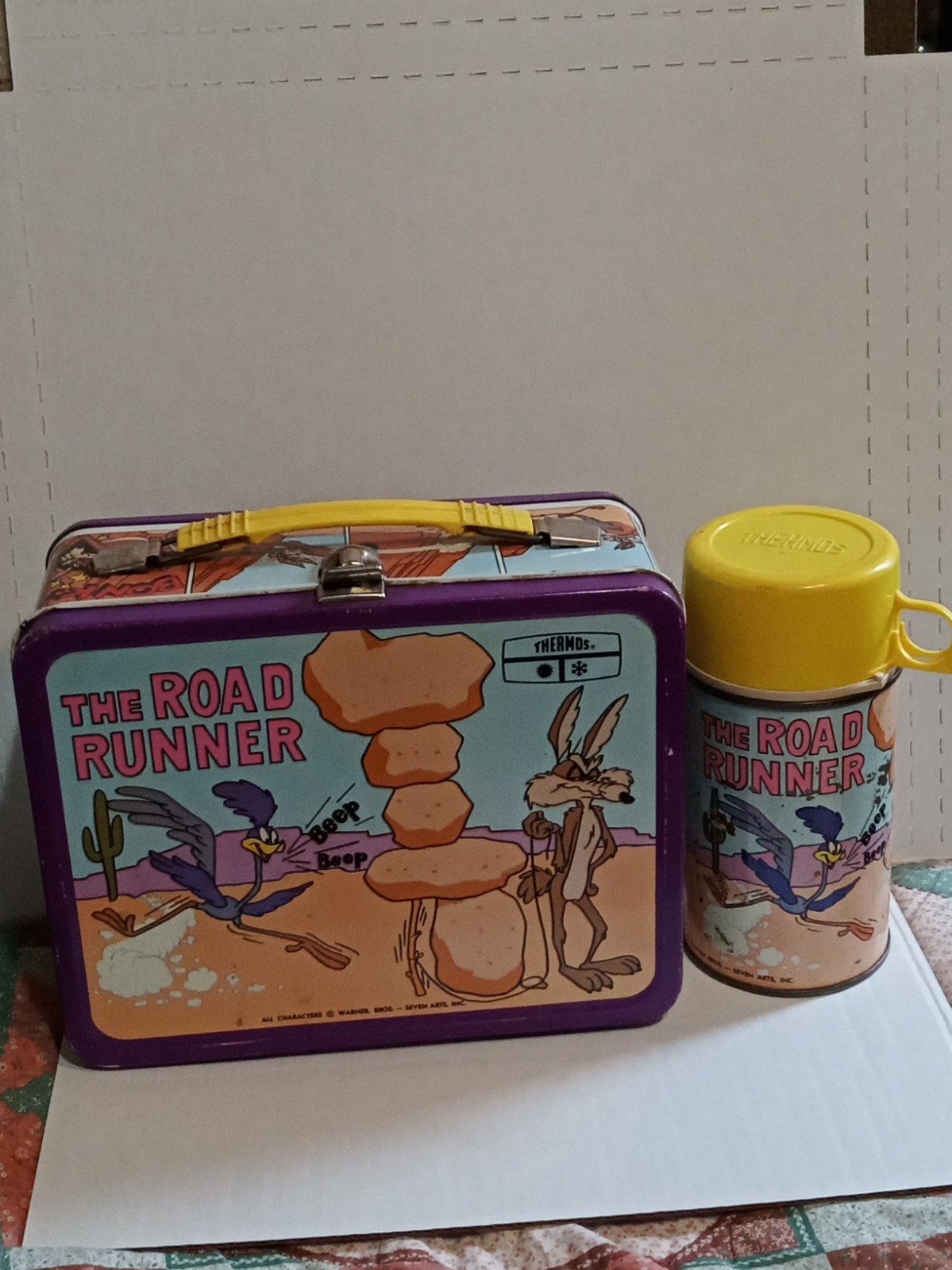 Vintage THE ROAD RUNNER Warner Bros. Metal Lunchbox & Thermos with WILE E COYOTE