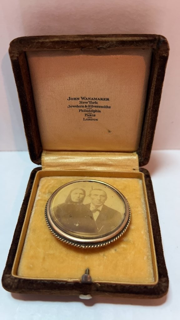 Antique John Wanamaker Photo Locket in Original Box Antique John Wanamaker Photo Locket in Original Box
