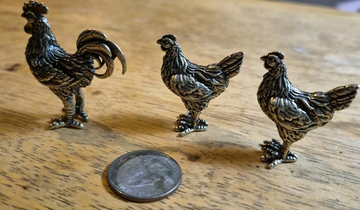 Set Of Three Small Brass Detailed Chickens & Rooster Set Of Three Small Brass Detailed Chickens & Rooster