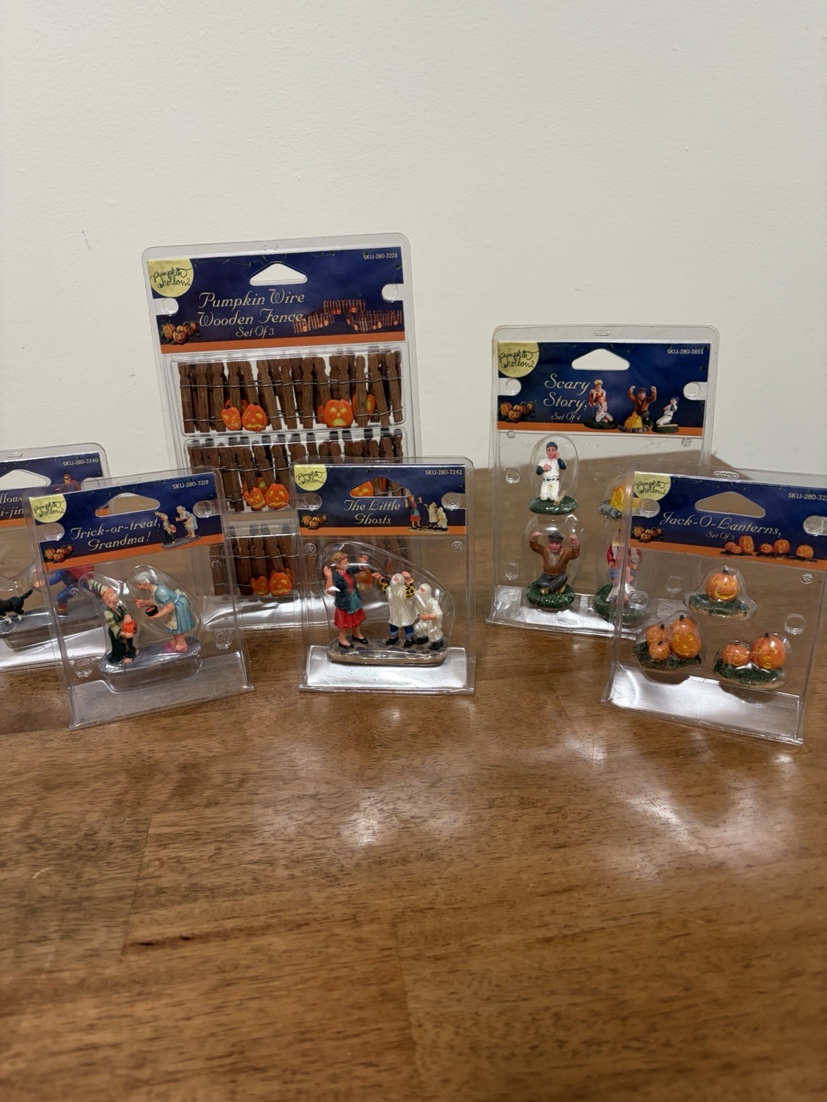 Lemax  Pumpkin Hollow Halloween Village Accessories, Figures, Fence