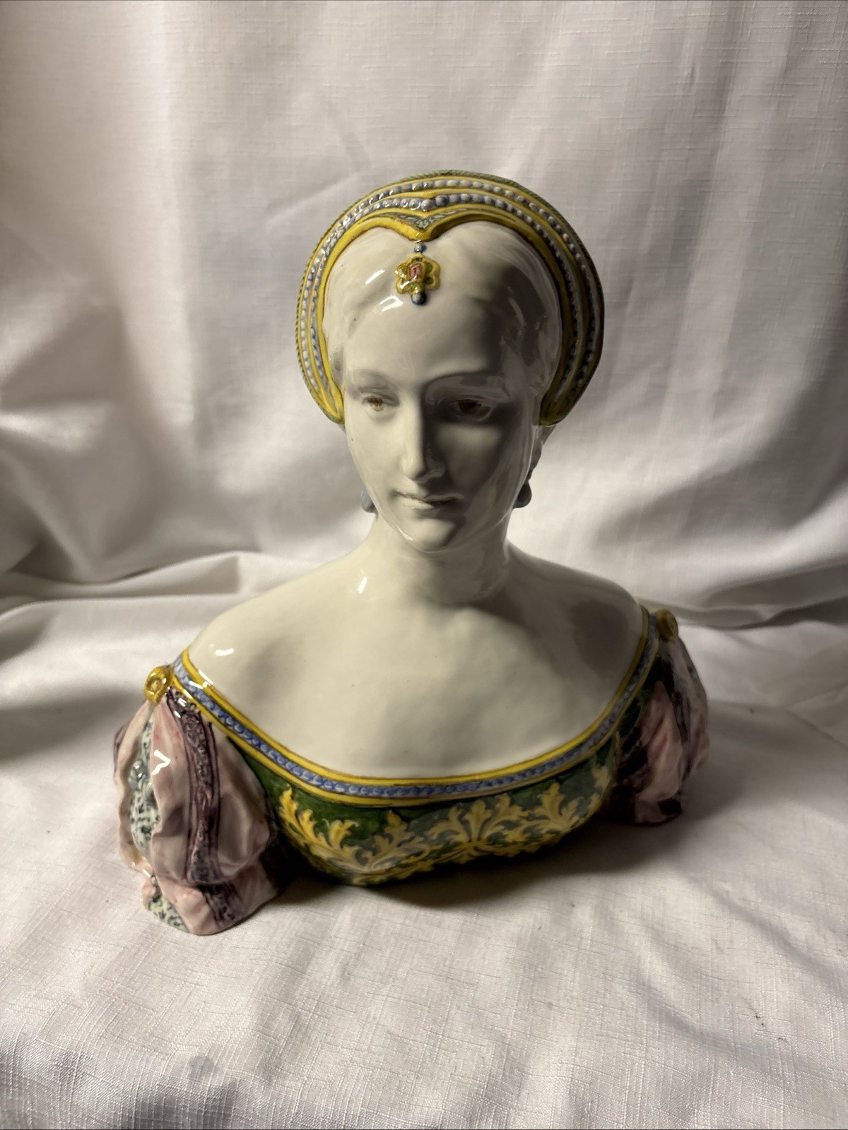 Antique Italian Majolica Renaissance Female Bust Bologna Minghetti Style Antique Italian Majolica Renaissance Female Bust Bologna Minghetti Style