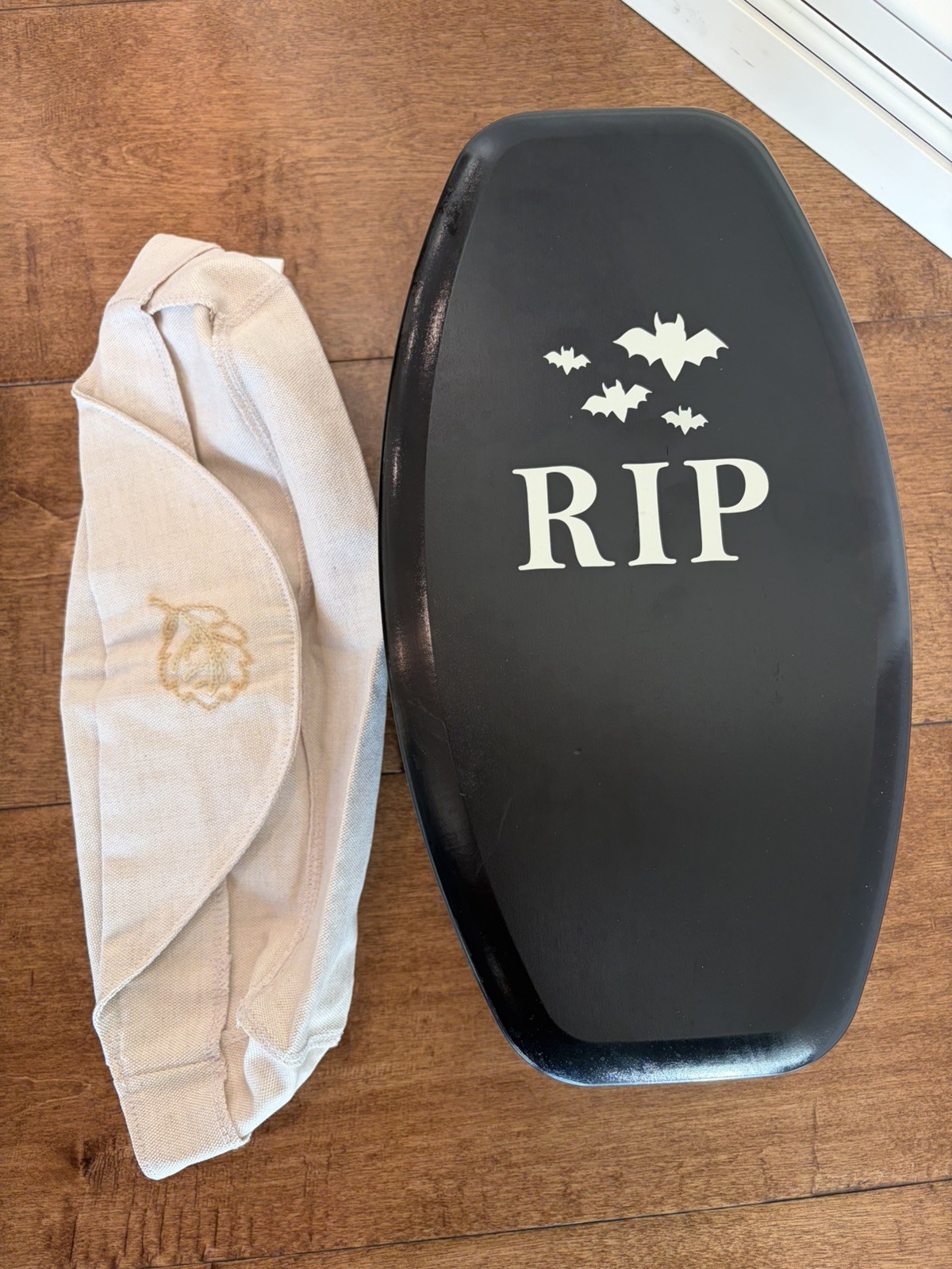 Rare 2015 Longaberger “RIP”Halloween Coffin Casket Basket, Lid & Liner WOW Rare 2015 Longaberger “RIP”Halloween Coffin Casket Basket, Lid & Liner WOW