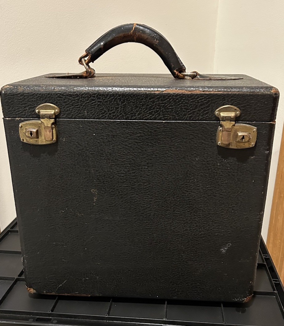 Vtg Original 1933 Singer Featherweight Carrying Case Only for Restoration Vtg Original 1933 Singer Featherweight Carrying Case Only for Restoration