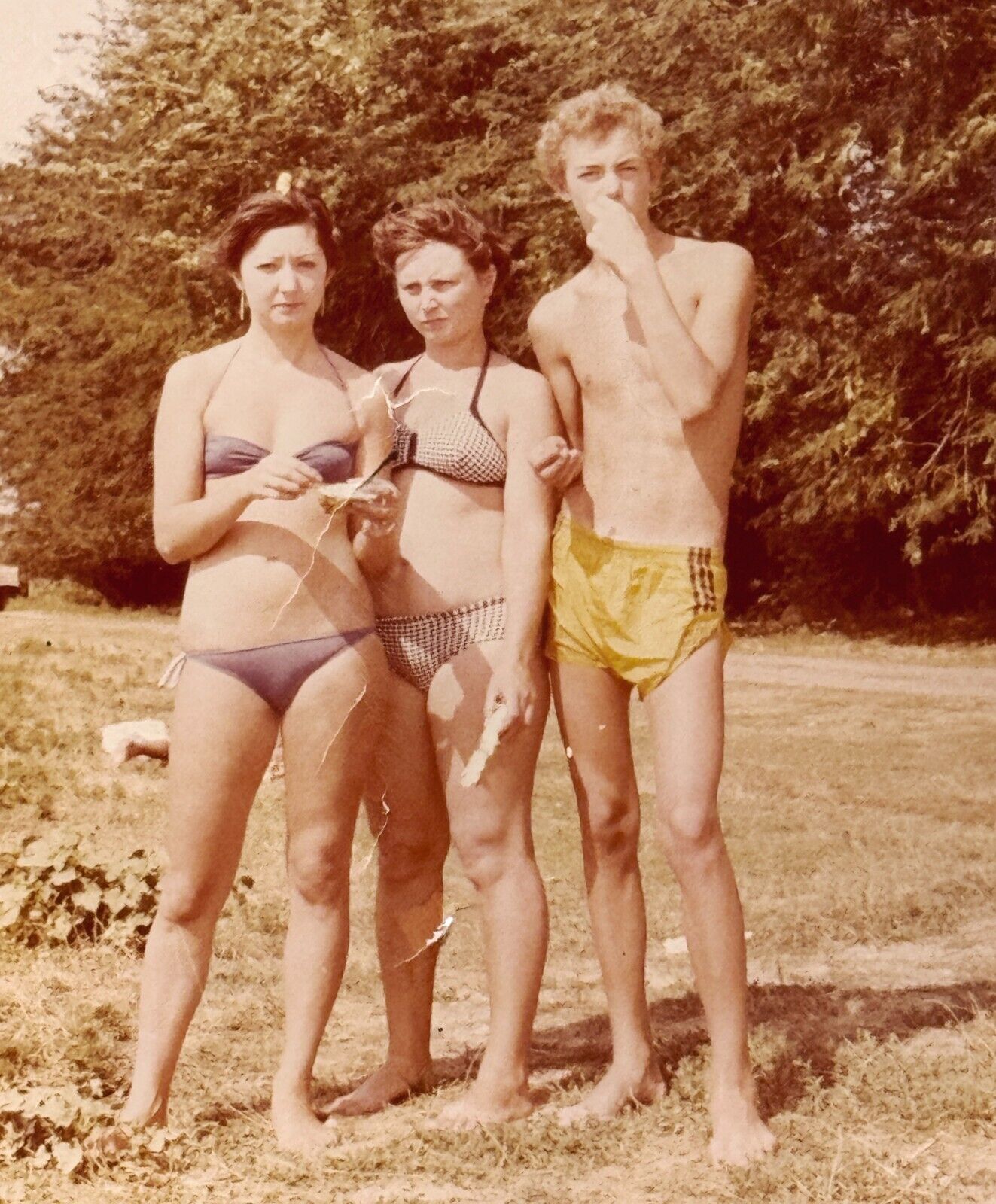 1980s Handsome Slim Shirtless Man Bulge Trunks Two Women Gay Int Vintage Photo