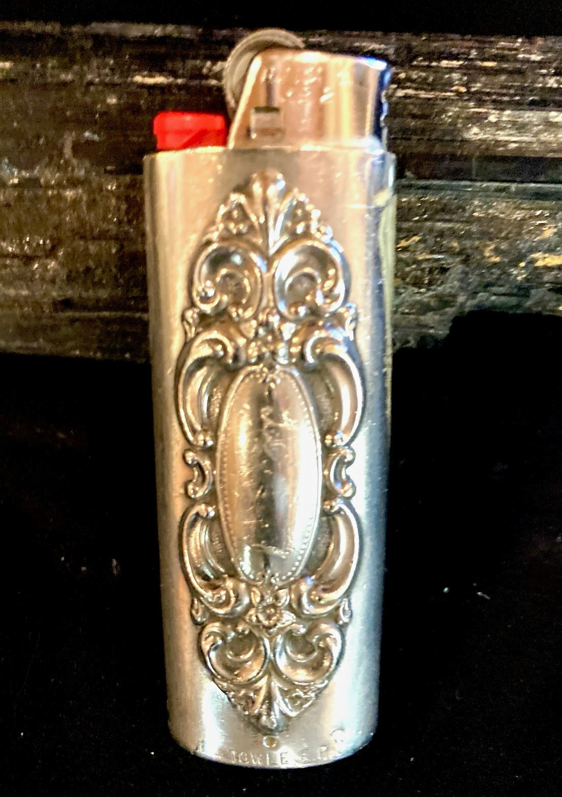 Exquisite Vintage Towle Silverplate Cigarette Lighter Sleeve Scroll Design (Bic)