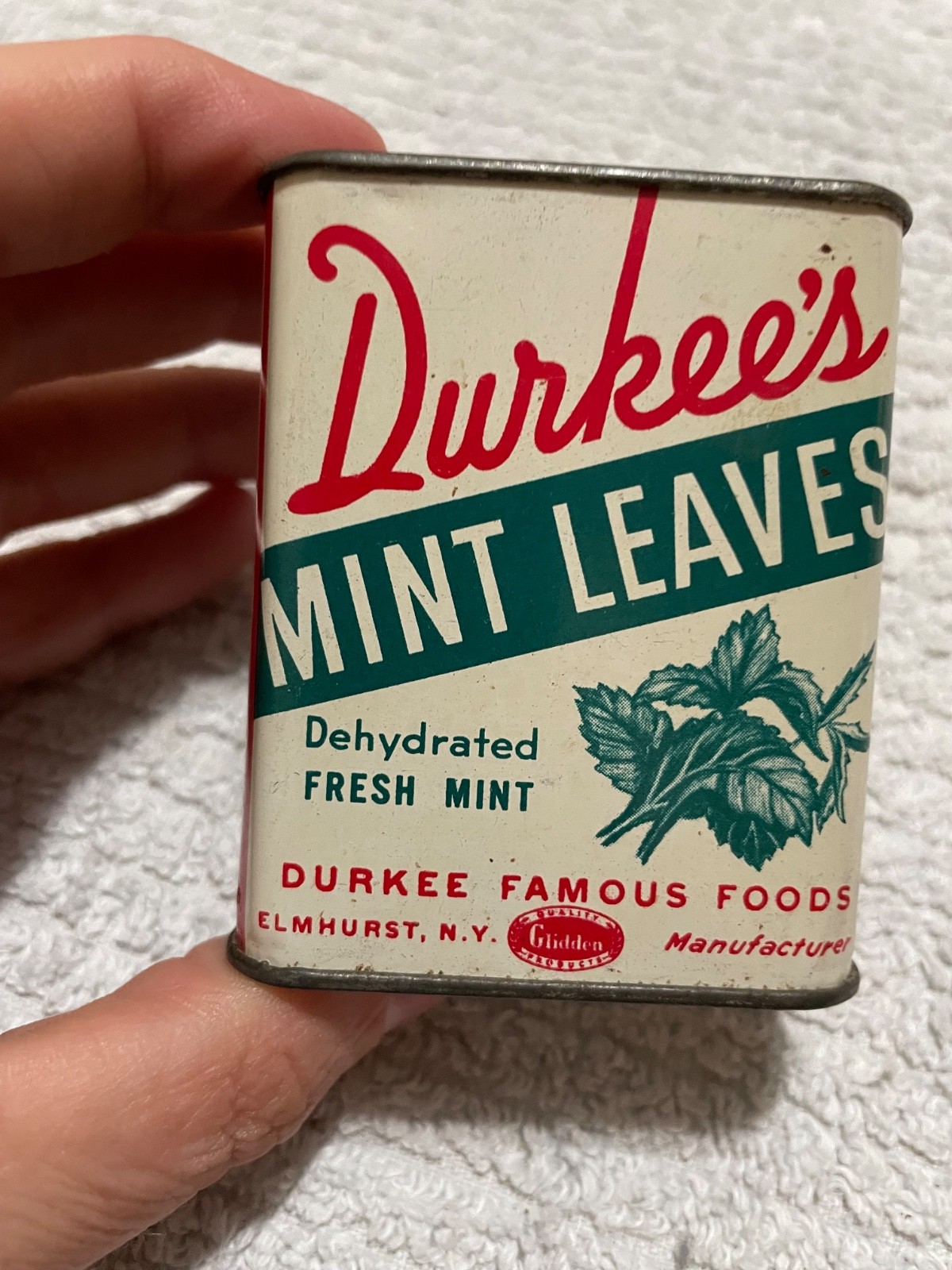 Vintage Durkee's Mint Leaves Elmhurst, NY Spice Tin (read) Vintage Durkee's Mint Leaves Elmhurst, NY Spice Tin (read)