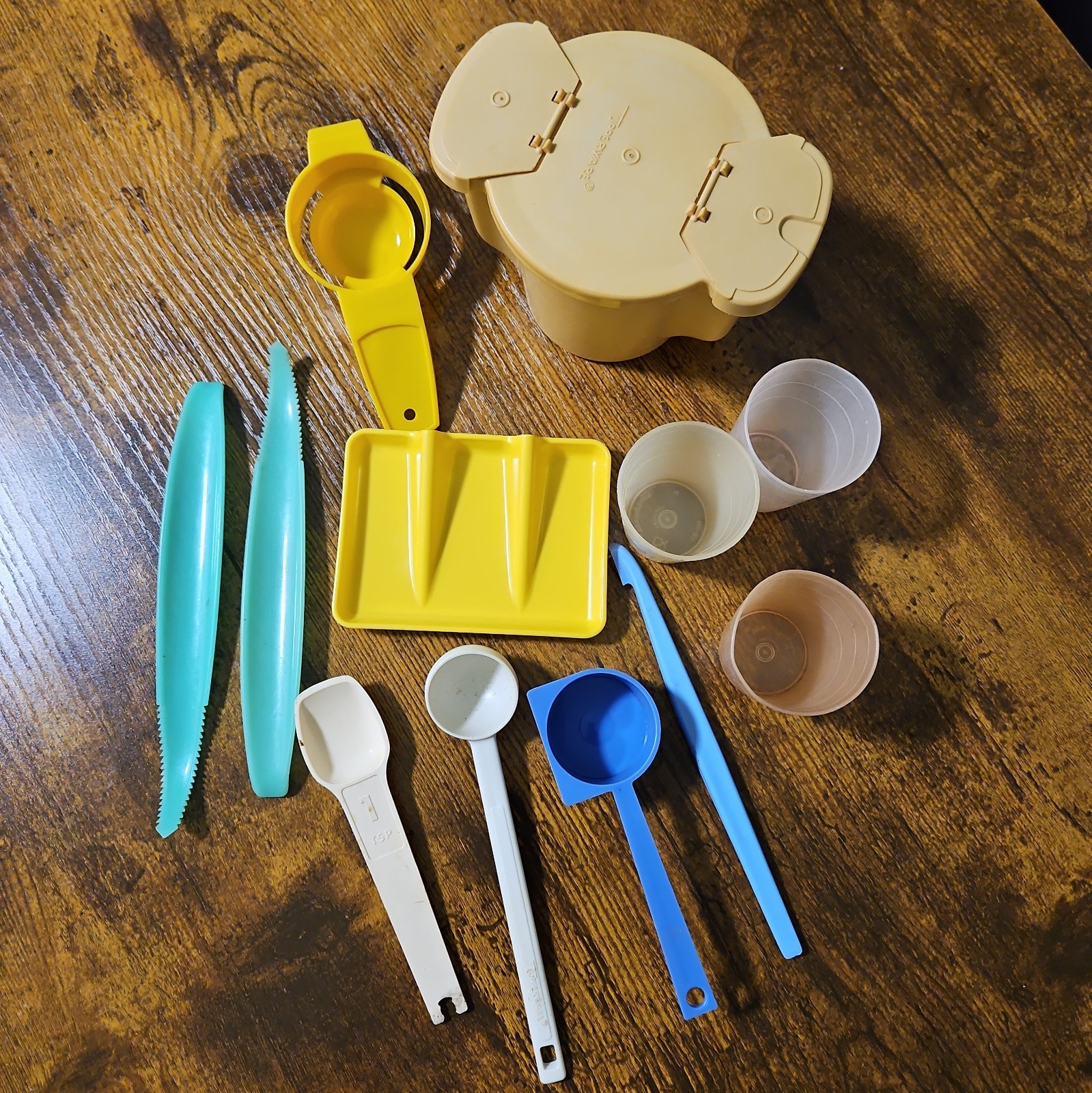 Tupperware lot vintage