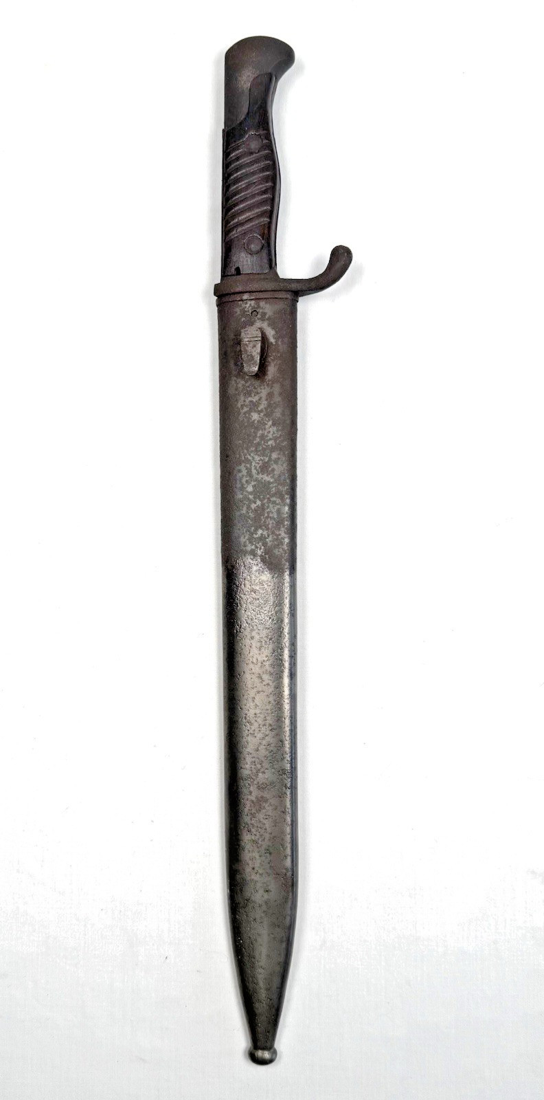 Original WWI German Army Butcher Blade Sawback Bayonet and Scabbard, Marked "E"