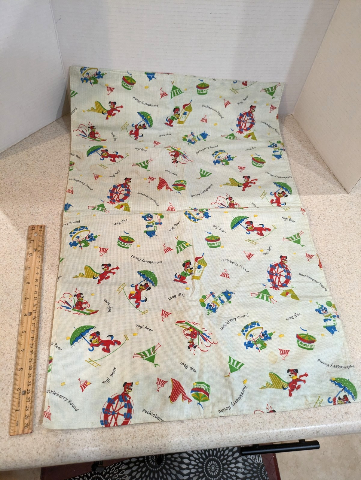 Hanna-Barbera Yogi Bear Huckleberry Hound 60s Baby blanket Fabric Amusement Park Hanna-Barbera Yogi Bear Huckleberry Hound 60s Baby blanket Fabric Amusement Park