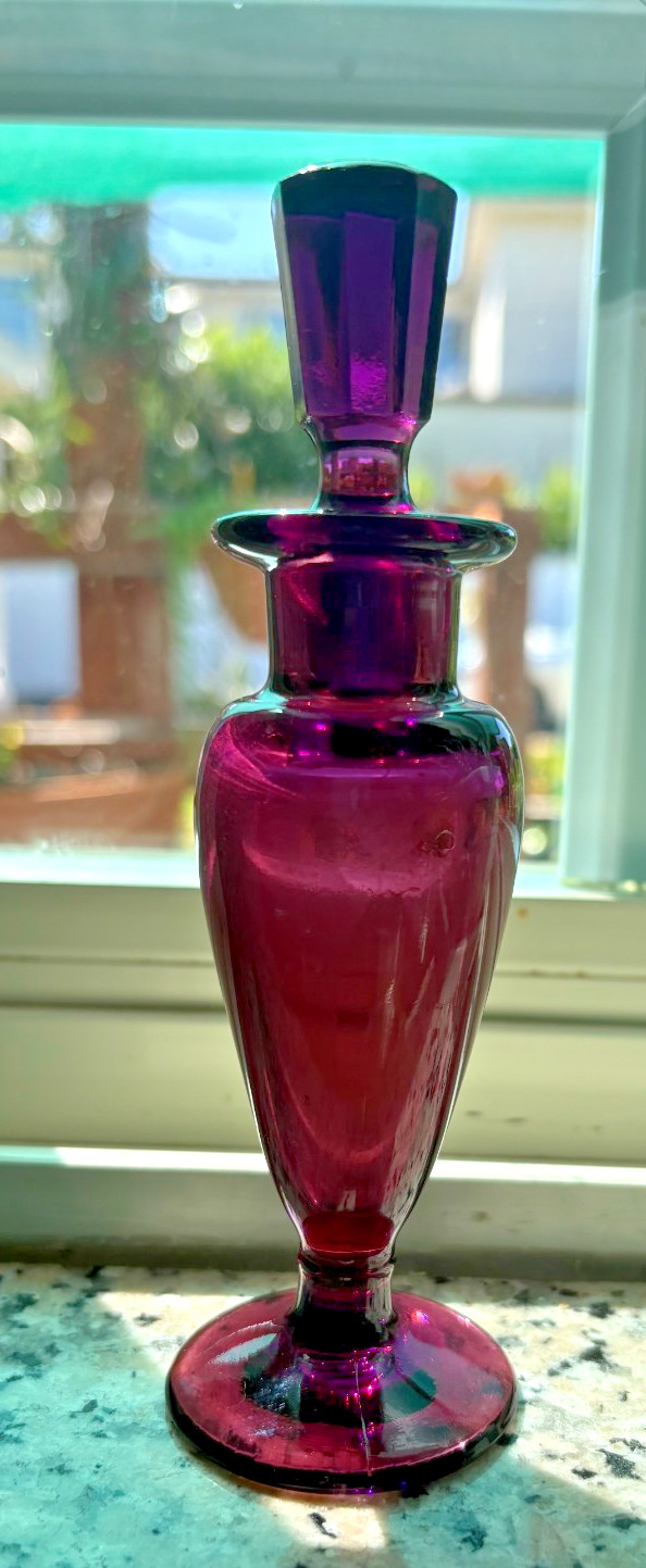 Vintage amethyst glass perfume bottle with stopper Maryland Glass? 6" tall Vintage amethyst glass perfume bottle with stopper Maryland Glass? 6" tall