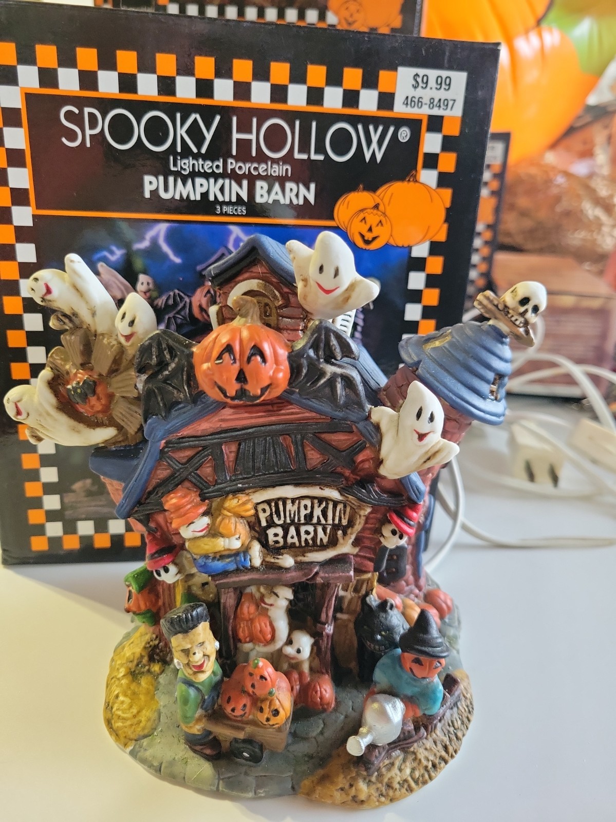 Spooky Hollow PUMPKIN BARN Halloween Lighted House porcelain vintage 1999