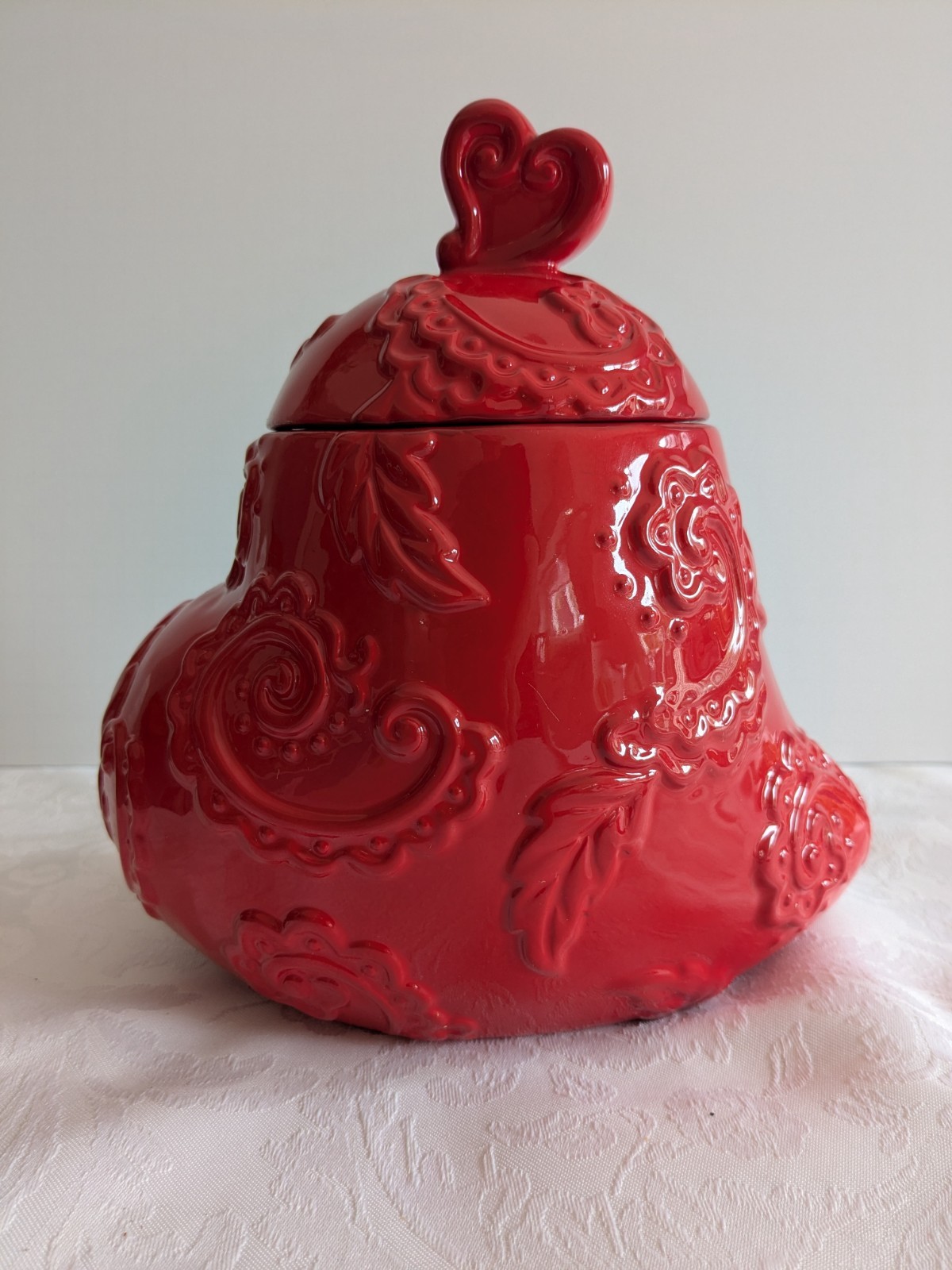 David’s Cookies Vintage Heart Cookie Jar Red Embossed Paisley Scroll 9” Super David’s Cookies Vintage Heart Cookie Jar Red Embossed Paisley Scroll 9” Super