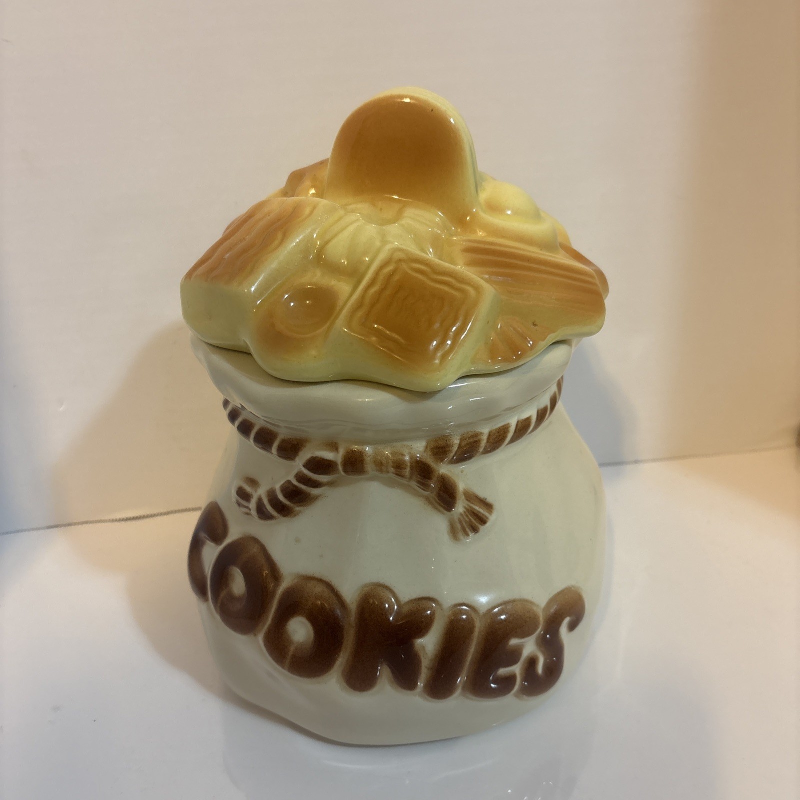 VINTAGE COOKIE JAR SACK BAG OF COOKIES AMERICAN BISQUE BUNDLE WHITE BROWN VINTAGE COOKIE JAR SACK BAG OF COOKIES AMERICAN BISQUE BUNDLE WHITE BROWN