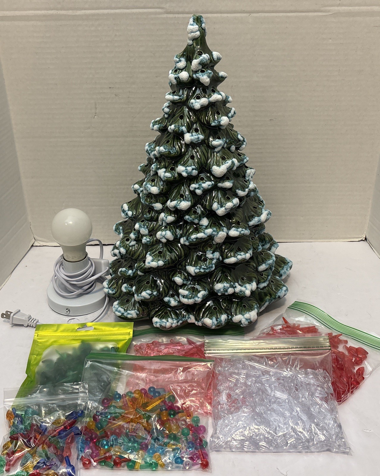 Vintage*17" Holland Mold Ceramic Green Christmas Tree w/Snow*Slight Damage Vintage*17" Holland Mold Ceramic Green Christmas Tree w/Snow*Slight Damage