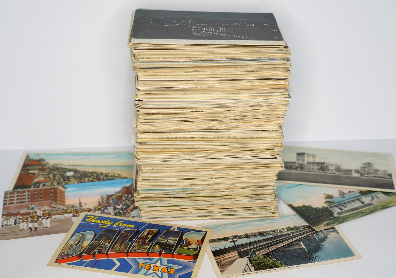 Vintage POSTCARDS Lot 500 USA Views Standard Size Linen & Older Huge Post Cards Vintage POSTCARDS Lot 500 USA Views Standard Size Linen & Older Huge Post Cards
