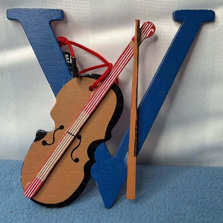 Vintage 1985 Wooden Letter V Violin Ornament
