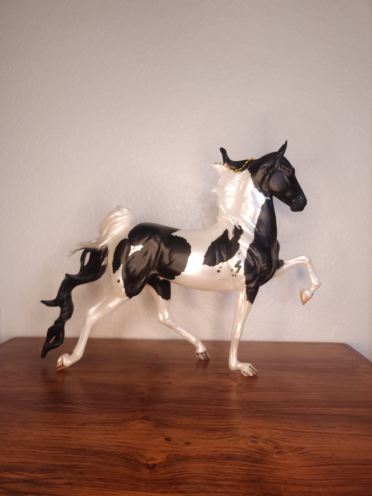 Breyer BreyerFest Horse #711615 Stagecoach Surprise Black Pinto Matte *Rub Marks Breyer BreyerFest Horse #711615 Stagecoach Surprise Black Pinto Matte *Rub Marks